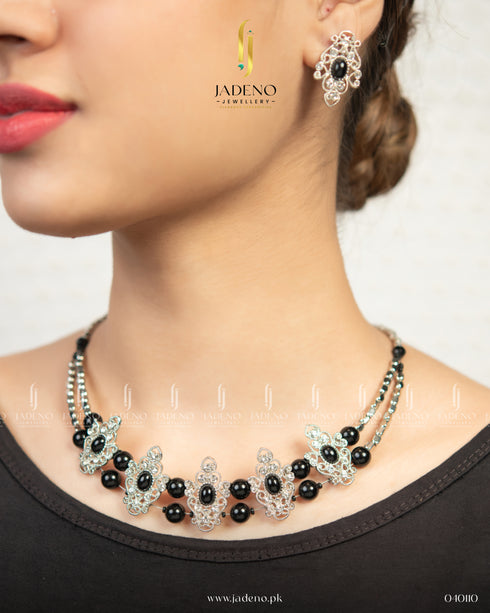 Silver Sworsk Artistic Necklace Set